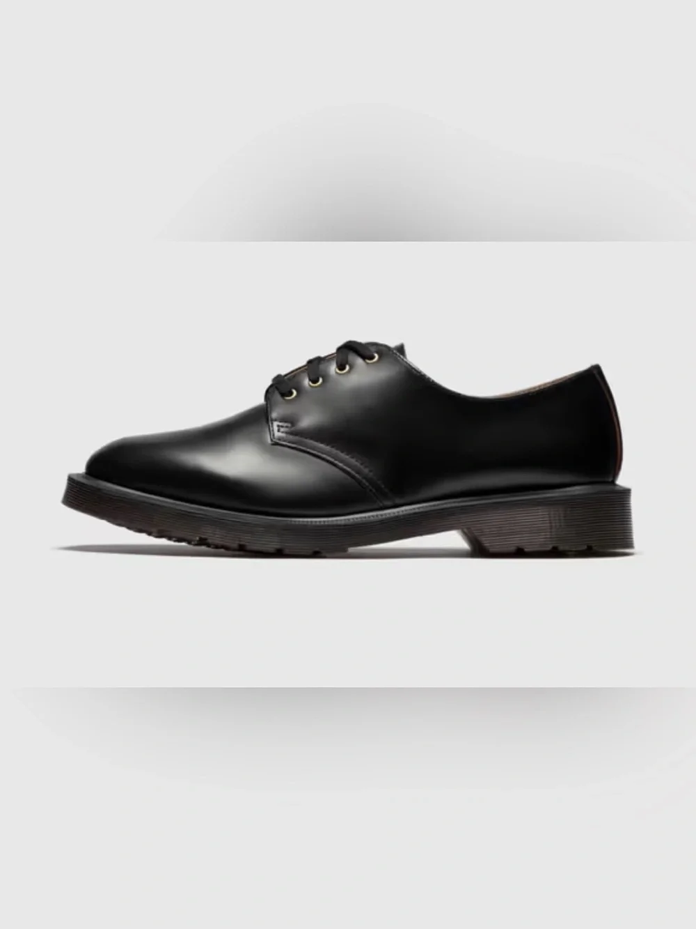 Dr martens Smith Lace Up Low top Oxfords Unisex 7 men’s and size 8.5 women